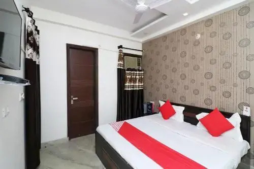 Royal Rahul Residency by OYO Rooms