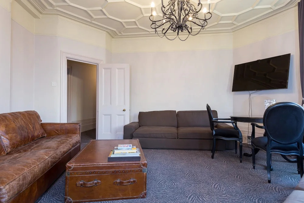 1 Bedroom Flat In Soho