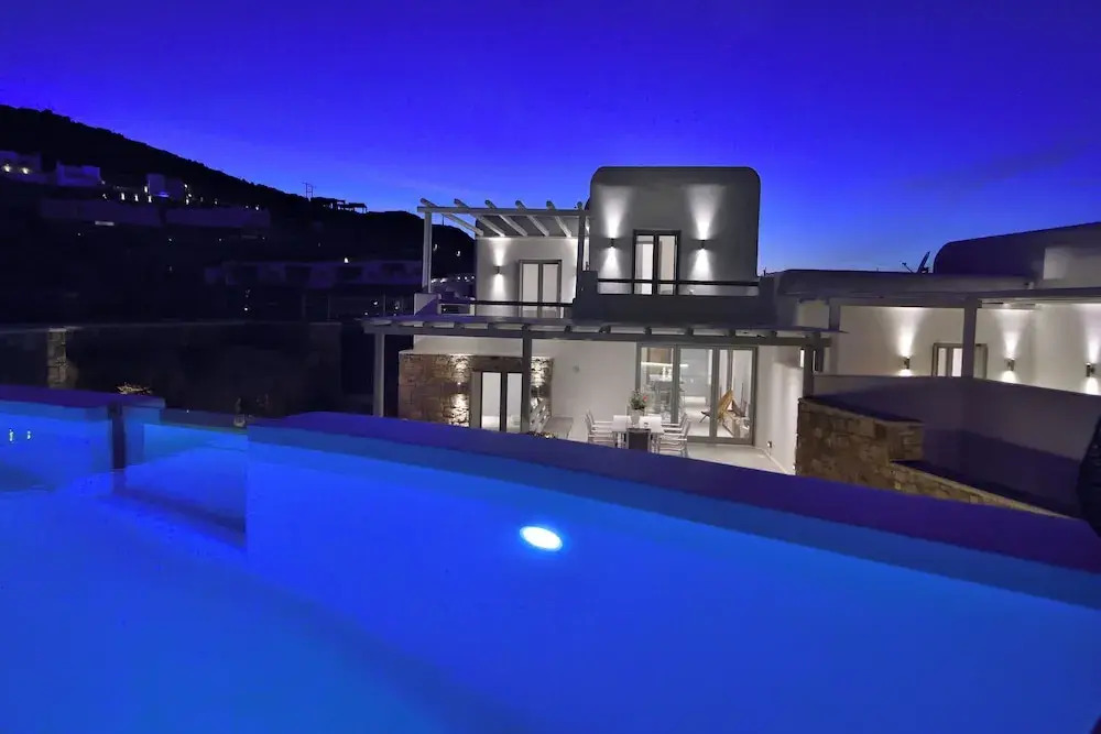 Villa Sapphire 6BR Hot Tub & Pool Ornos