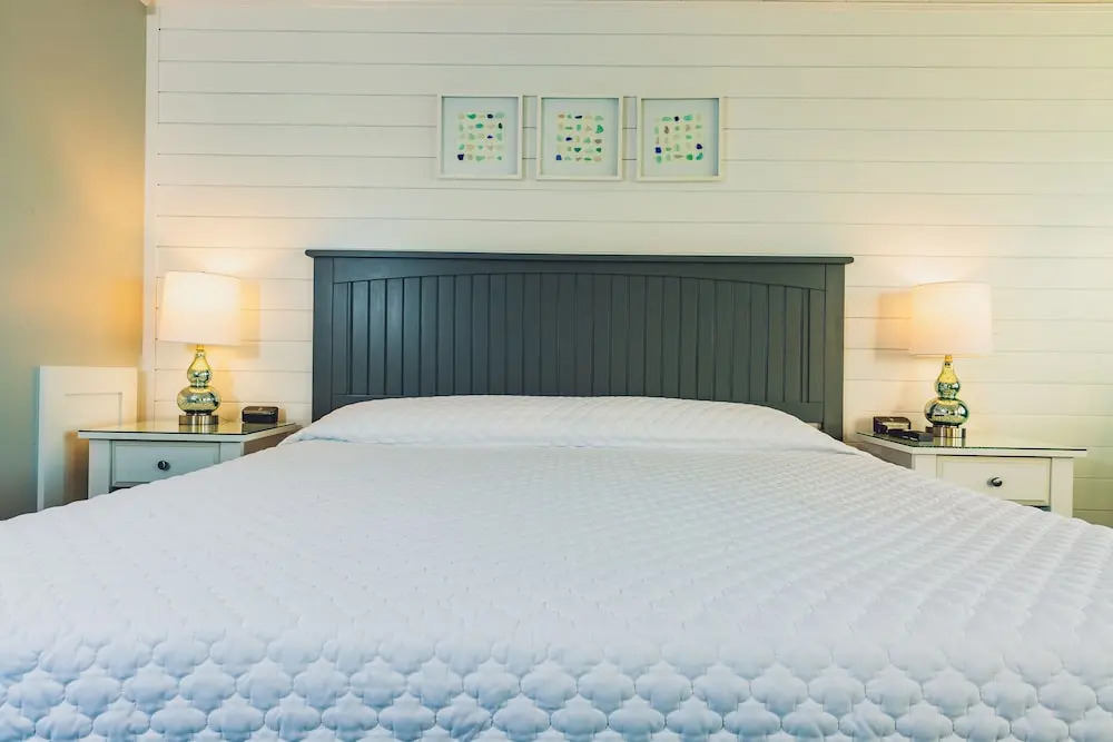 Bearskin Neck Motor Lodge