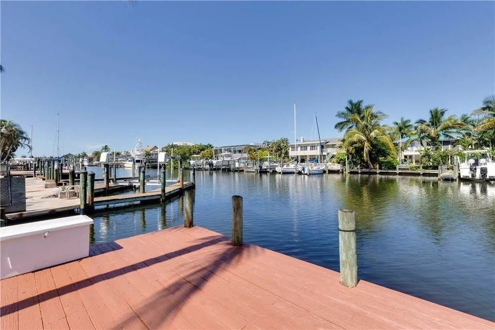 Cutlass Cove Renovated 4Br on Deep Water Canal by RedAwning