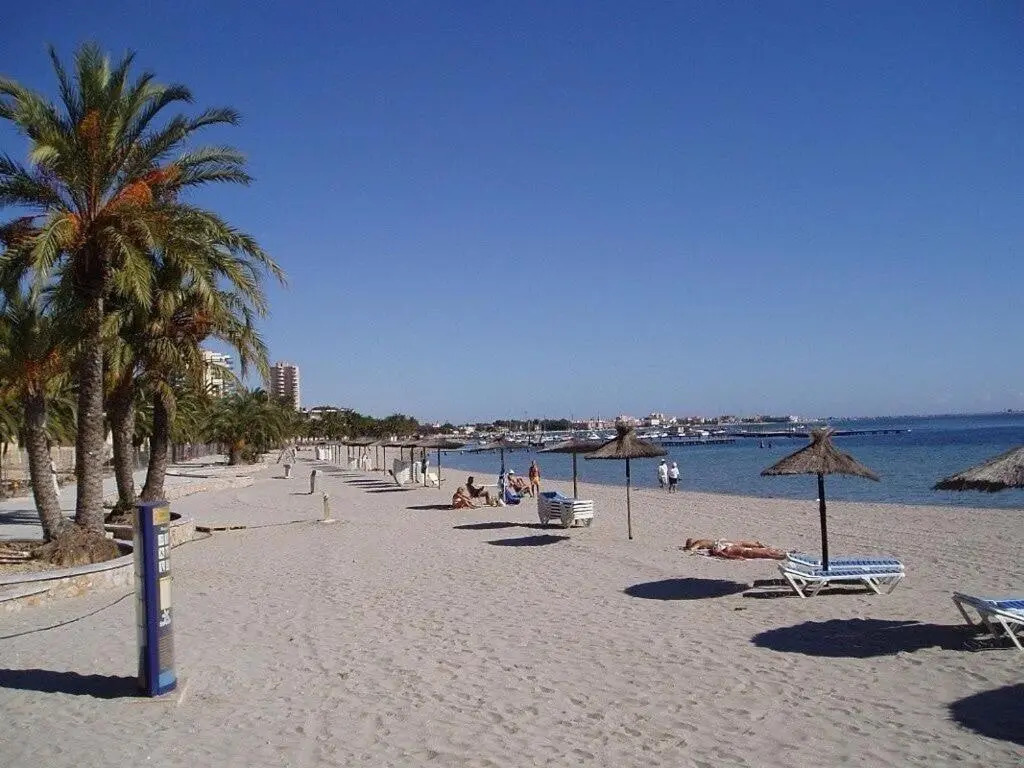 Luxury Spacious Apartment With Golf, Pool & Lake Views 5 Stars