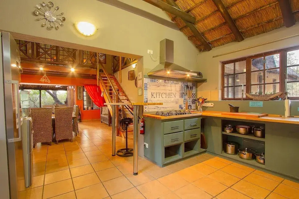 Villa - Sleeps 10 - Pool - Patio - Housekeeping