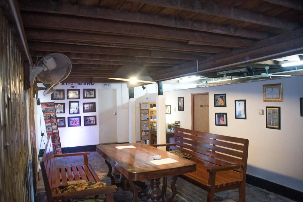 Five Rose Siem Reap Hostel