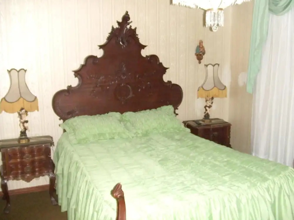House With 3 Bedrooms in São Domingos de Rana, With Wonderful Mountain View and Enclosed Garden Near the Beach