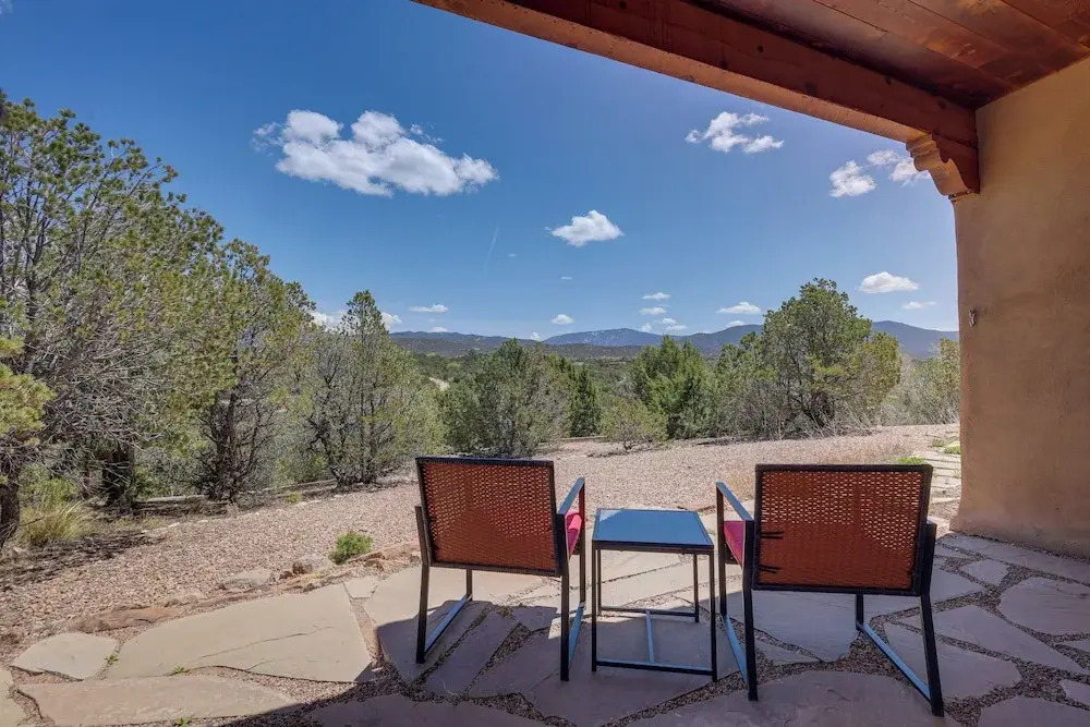 Casa al Reves Pueblo-style House With Views!