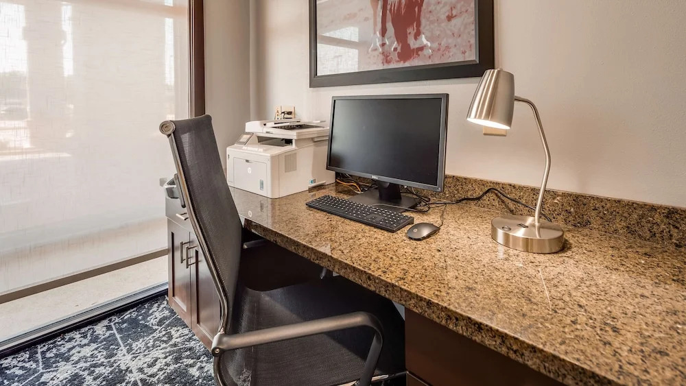 Comfort Inn & Suites