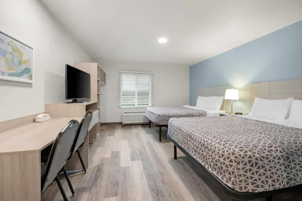 WoodSpring Suites Medford near I-5