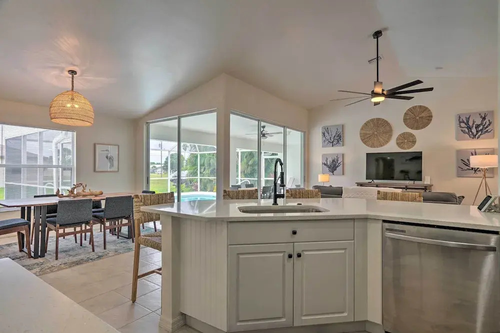 Private Pool: Beachy Cape Coral Getaway!
