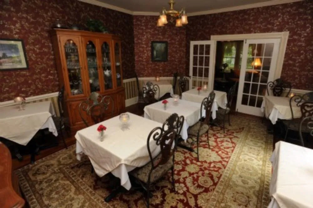 Dry Ridge Inn