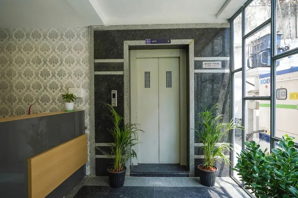 FabHotel Serenity - Nr AIG Hospital, Gachibowli