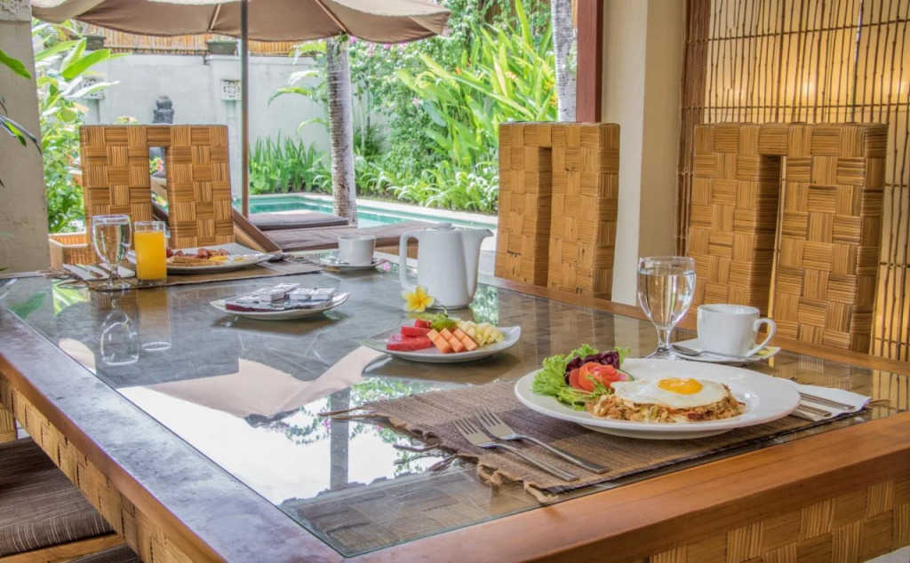 Villa Seriska Seminyak, 5-Star Private Pool Villa, Walk to Dining & Shopping