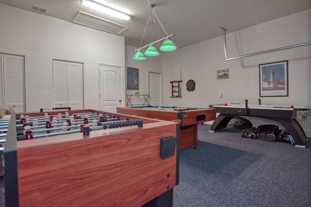 Gorgeous 5 bed with south facing pool, Davenport, US