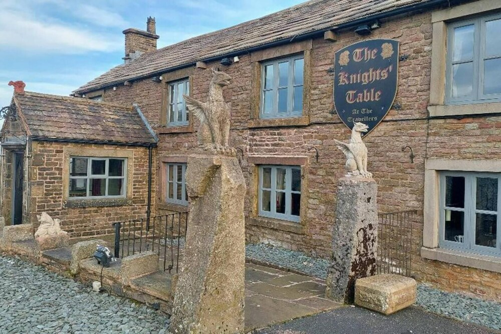 2 Bed Flat - Sleeps 3 - Parking - Wifi