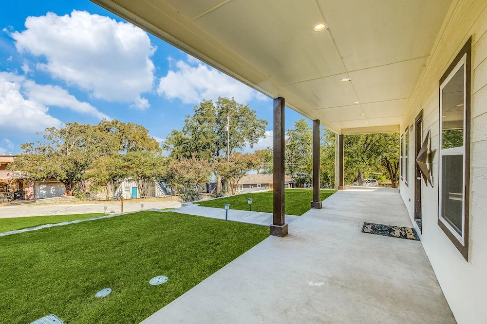 Luxury Granbury Home w/ Game Room: Steps to Lake!