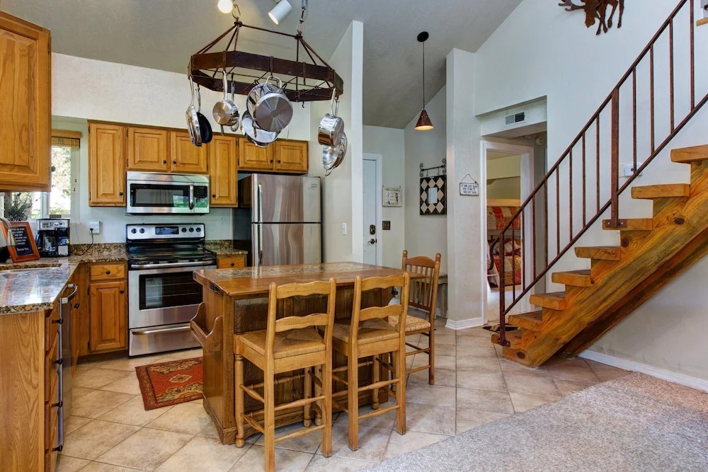 3BR Park City Condo Steps from the Lift by RedAwning