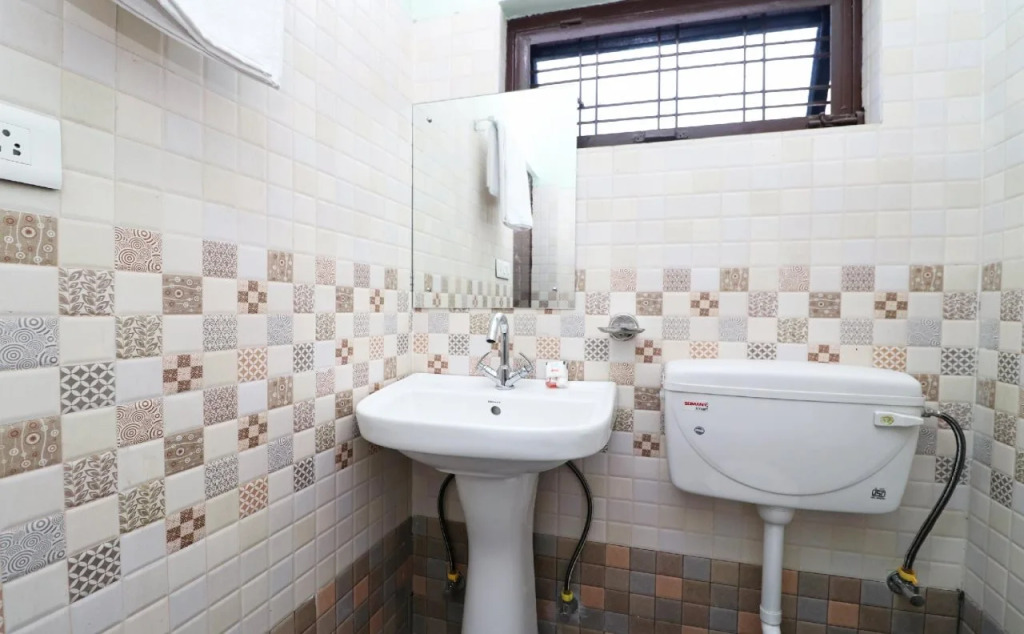 OYO 12062 Paras Guest House