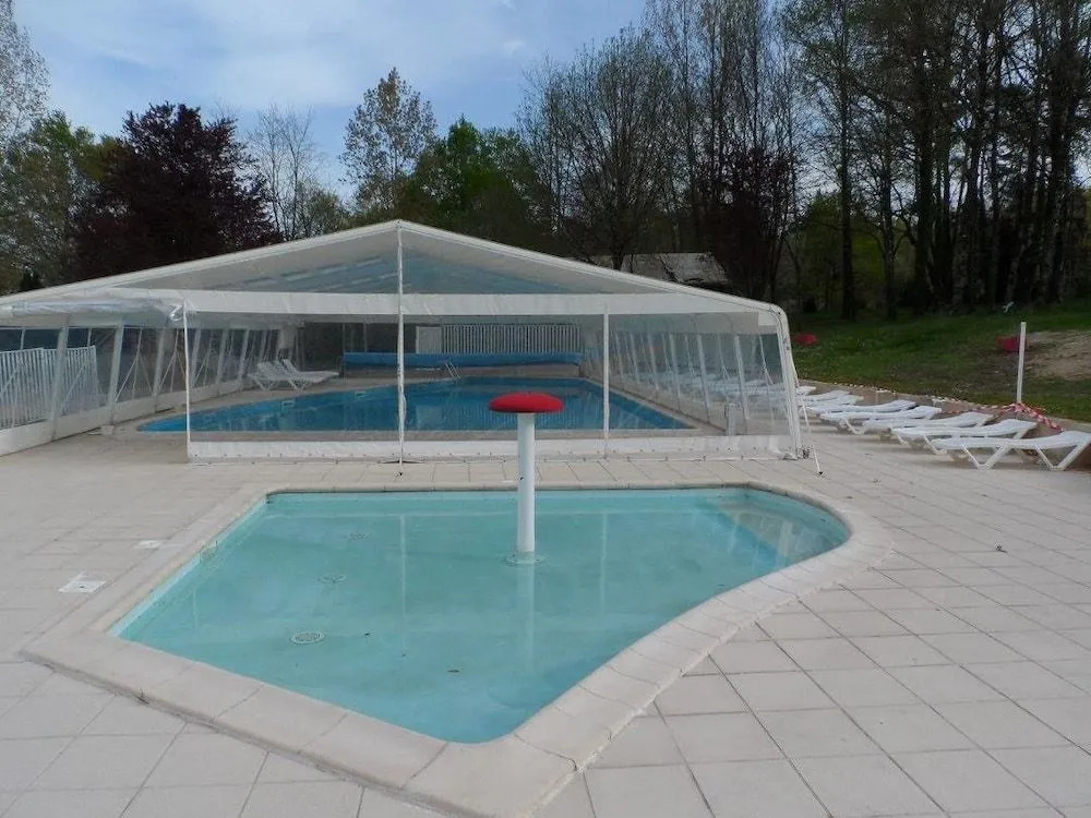 Camping Le Repaire - Tente Aménagée