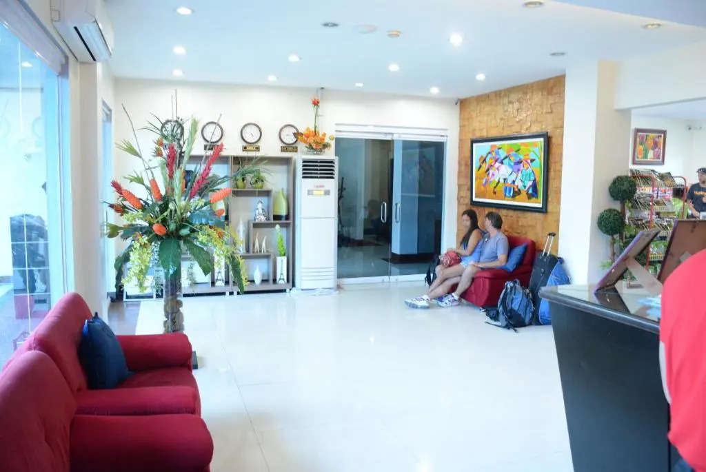 Siayan Travellers Inn