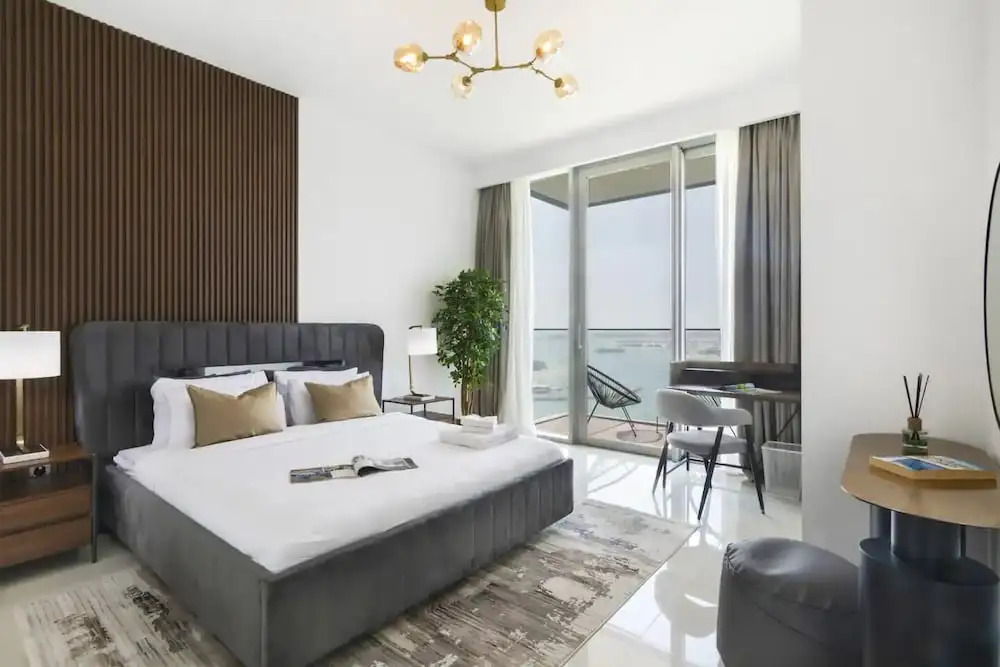 Sea view 2BR Beach Isle