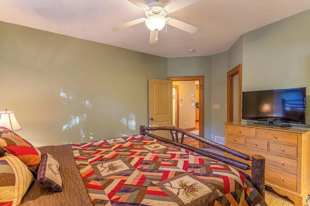 Bearfoot Lodge at Echota