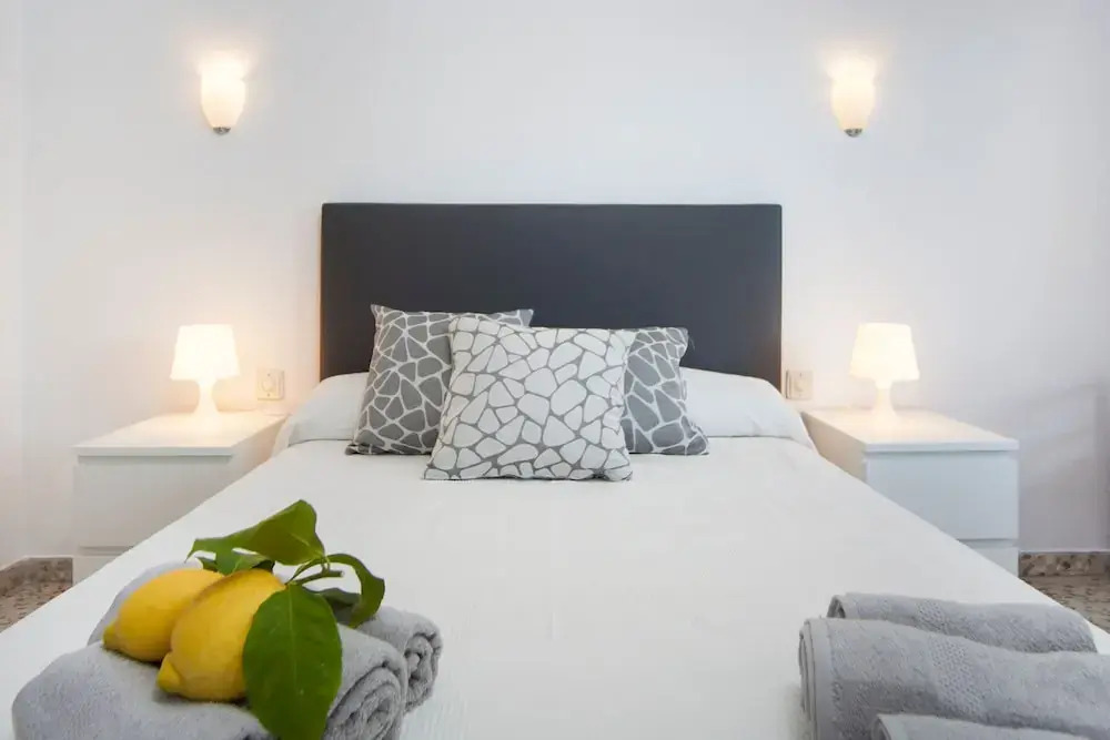 Curling in Alc dia With 3 Bedrooms and 1 Bathrooms