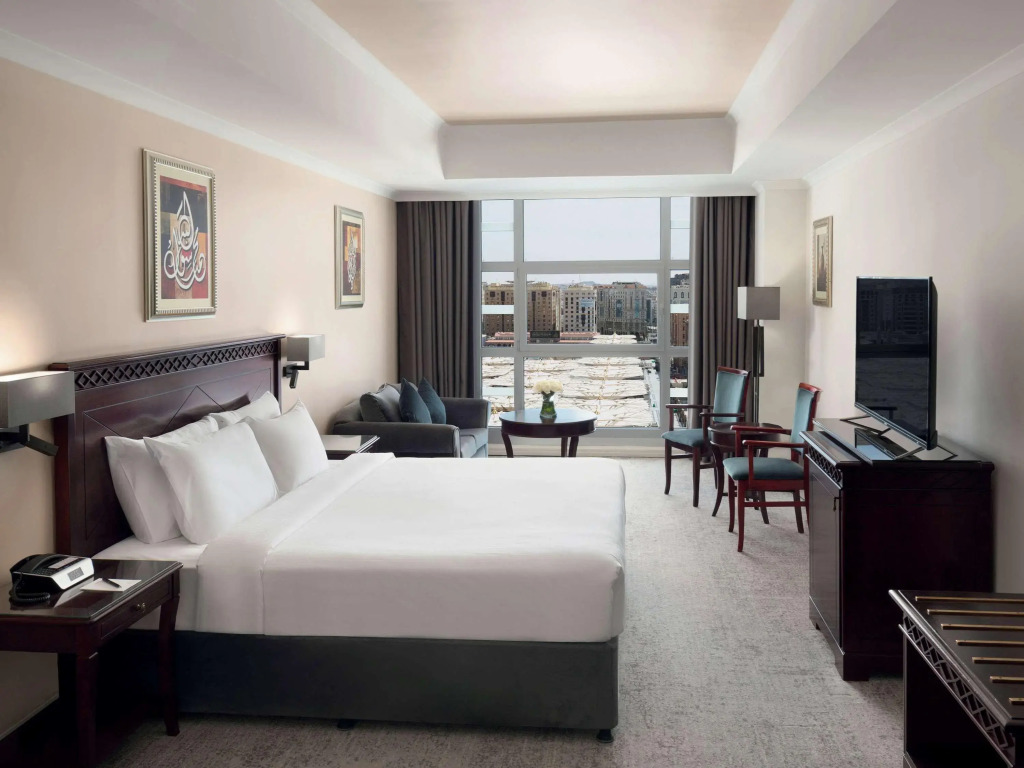 Отель Anwar Al Madinah Mövenpick