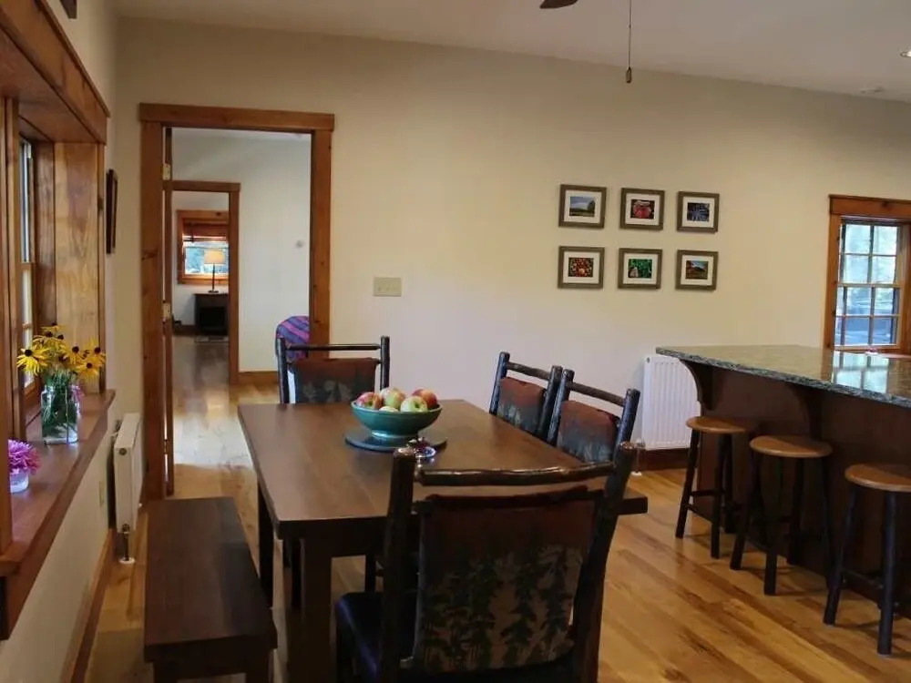 Bark Eater Inn