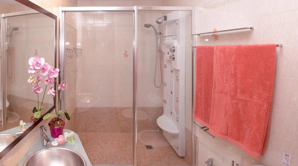 Апартаменты Parot Apartments