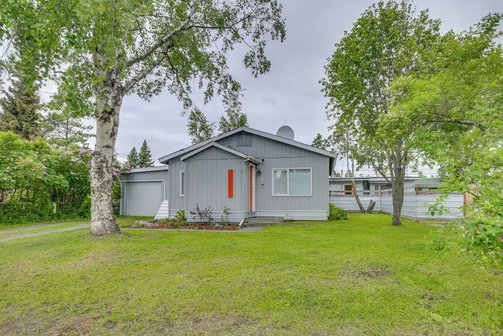 Anchorage Home, Minutes From Downtown