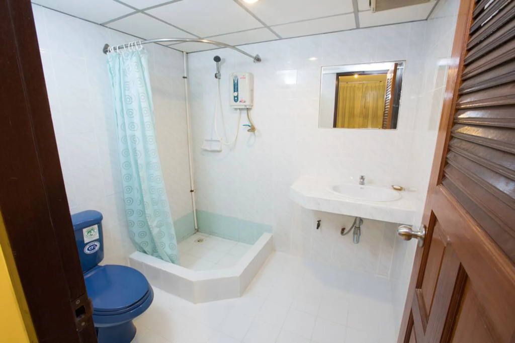 OYO 320 Regent 2002 Guest House
