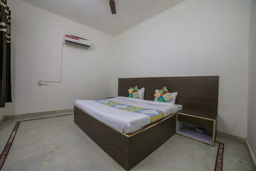Oyo Home 16423 Spacious 3Bhk