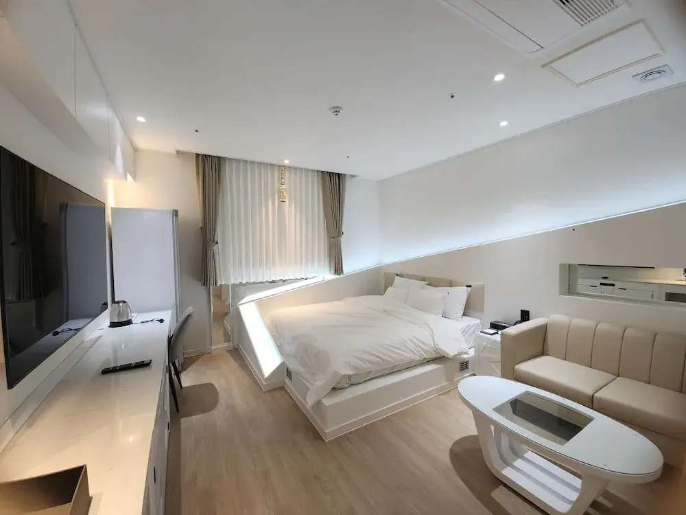 Vivid Hotel