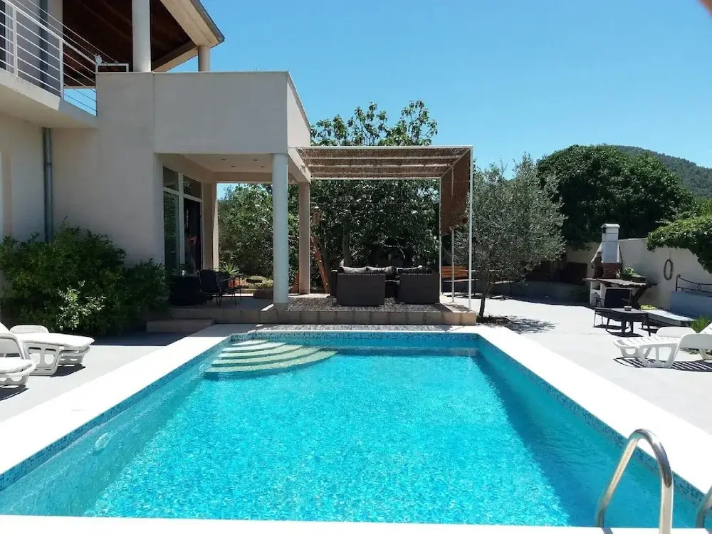 Apartments Villa Dona -Two Bedroom Apartment with Shared Swimming Pool