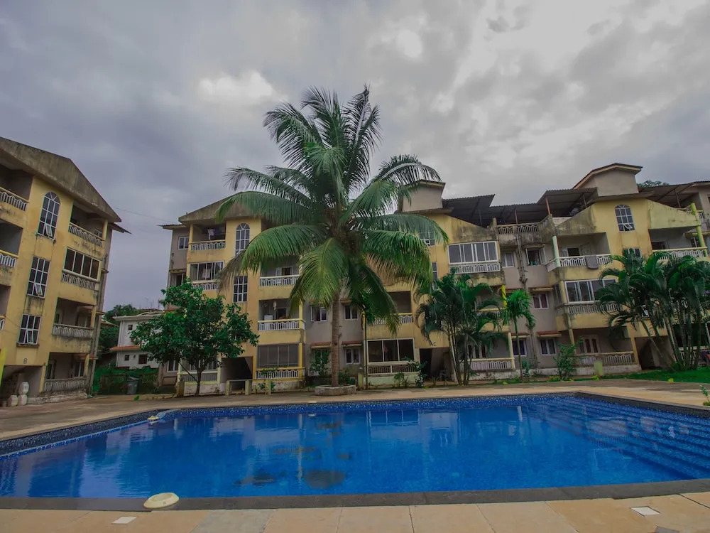 OYO 16979 Home Pool View 2 BHK Siolim
