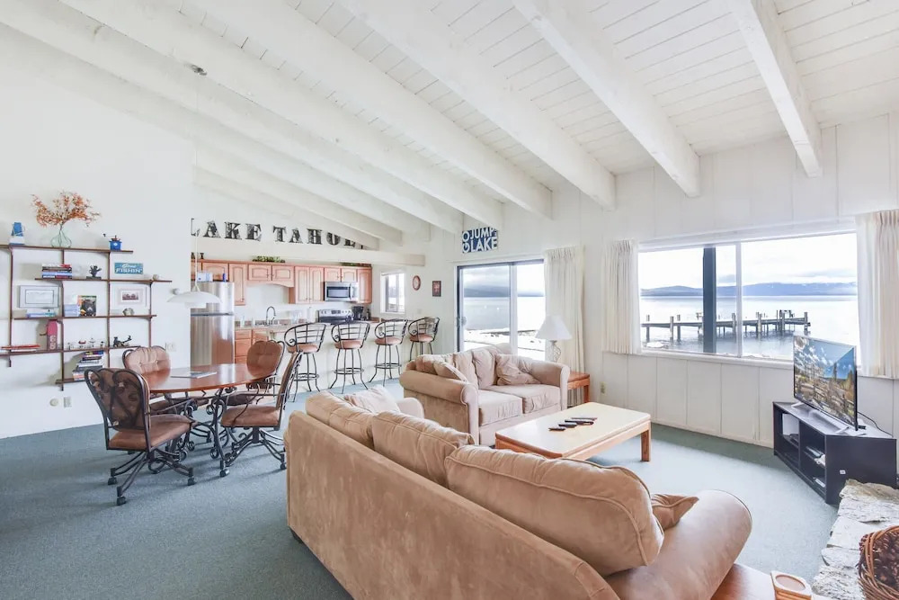 Waters Edge Jewel w/ Lake Views HOA Access!