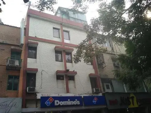 Pamposh Guest House