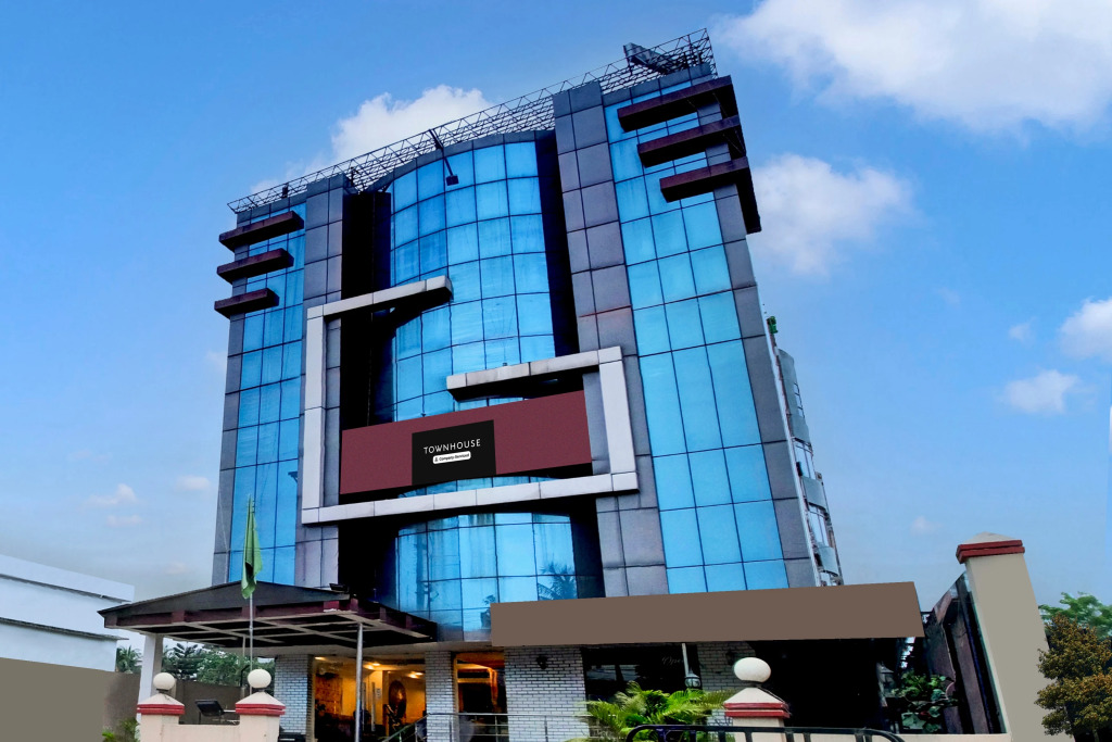 Townhouse Hatigaon Near Medicity Formerly Hotel Grand Majesty