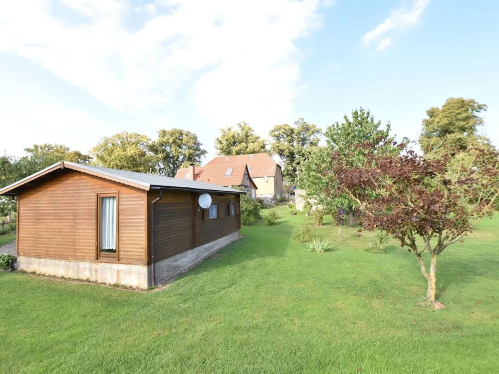 Lovely Bungalow near Sea in Elmenhorst