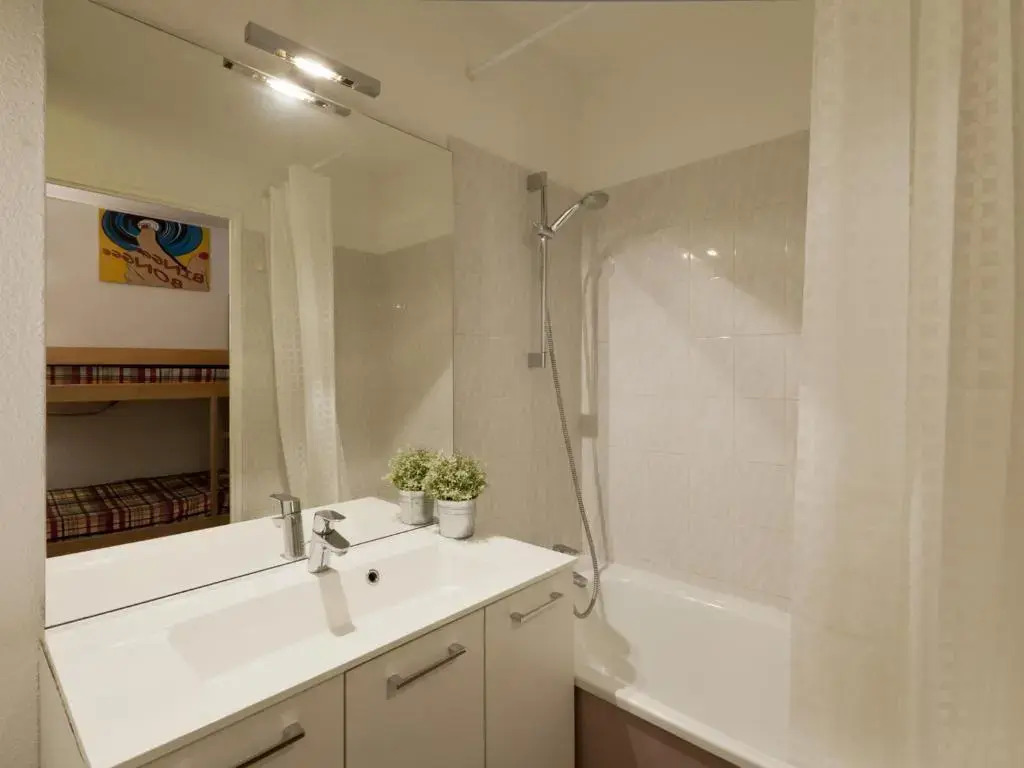 Appartement Brides-les-Bains, 1 pièce, 4 personnes - FR-1-512-82