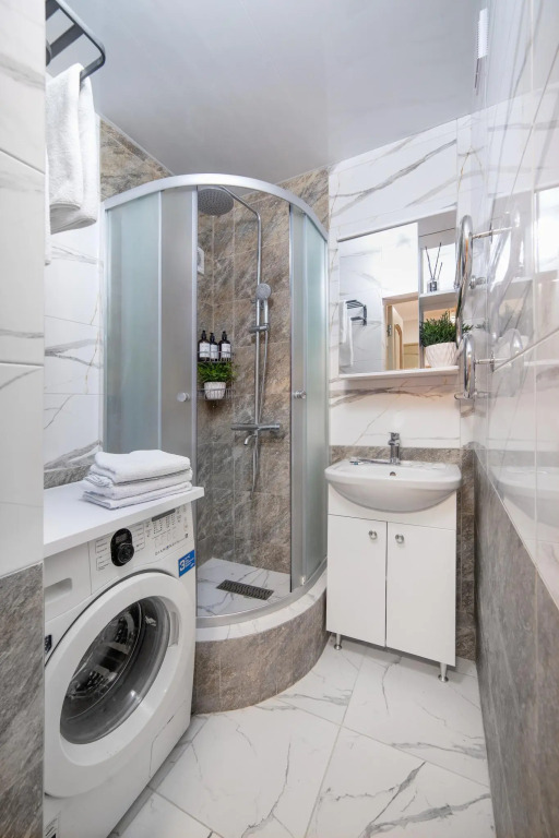 MyHome YourHome (МайХоум ЙоХоум) на улице Островского 67