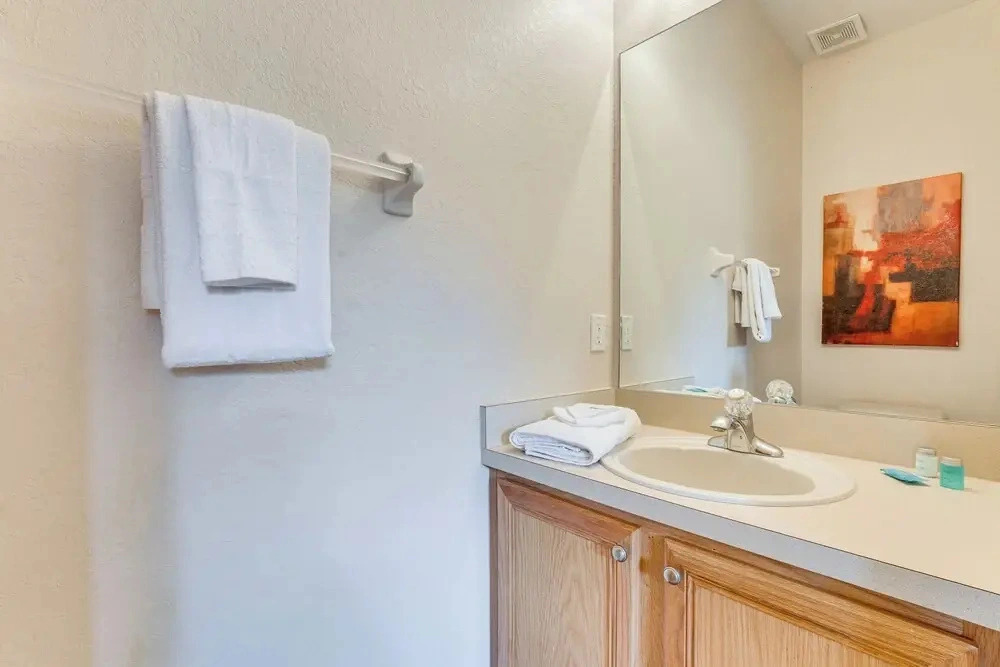 9 Mi to Wdw: Resort-style Townhome w/ Pool Access