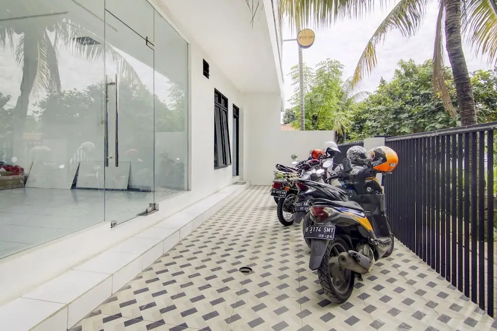 OYO Life 90152 Garuda Bima Residence Syariah
