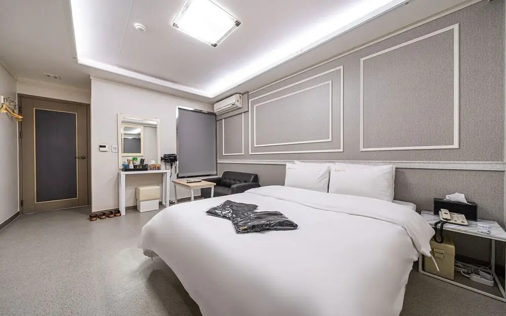 Pyeongtaek Hotel De Salon