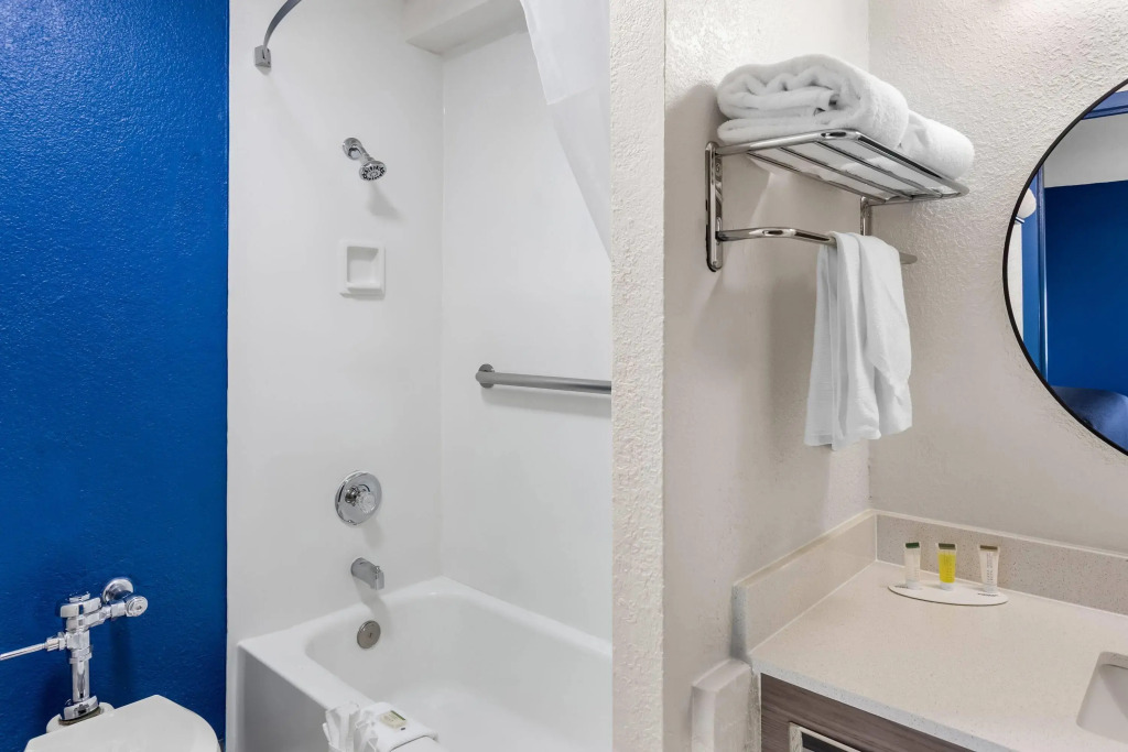 Super 8 by Wyndham Chicago IL
