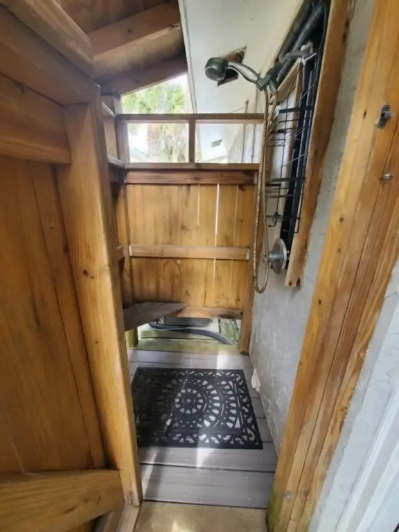 Beach Cottage On C Street 3 Bedroom Home