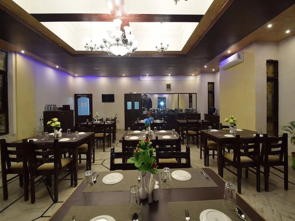 Oyo 30226 Hotel Darshan Palace