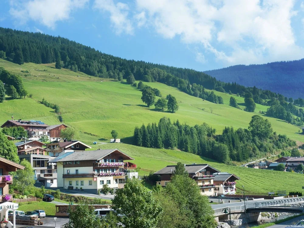 Majestic Apartment near Ski Area in Saalbach-Hinterglemm
