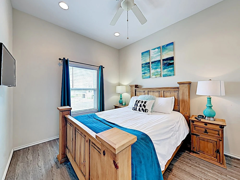 118 N Nautica House - 2 Br home by RedAwning