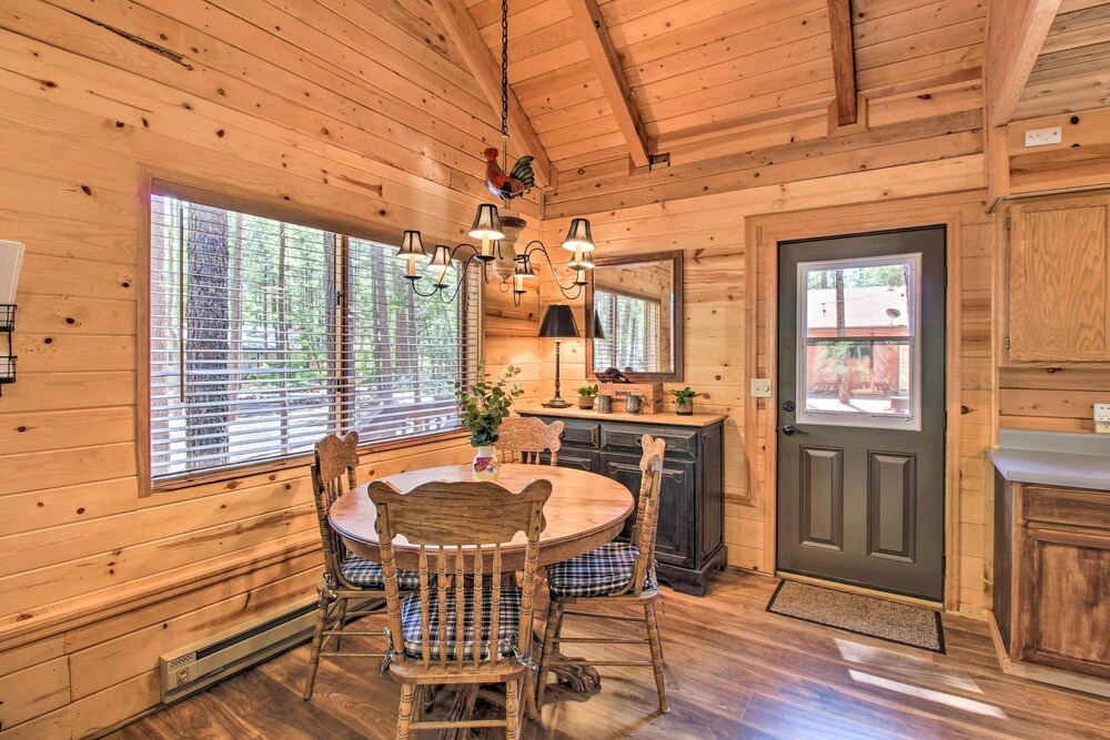 Pinetop-Lakeside Cabin w/ Deck: Hike, Ski & Golf